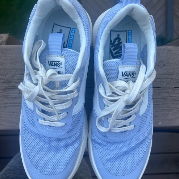 Vans - Picture 3 of 8